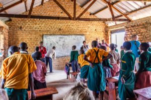 Besuch einer Schule in Bwindi