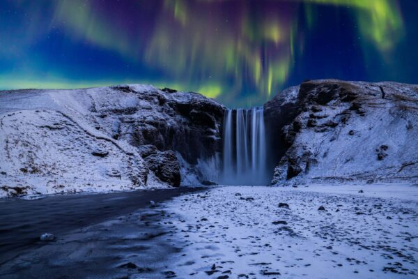 Island Skogafoss Wasserfall Winternacht